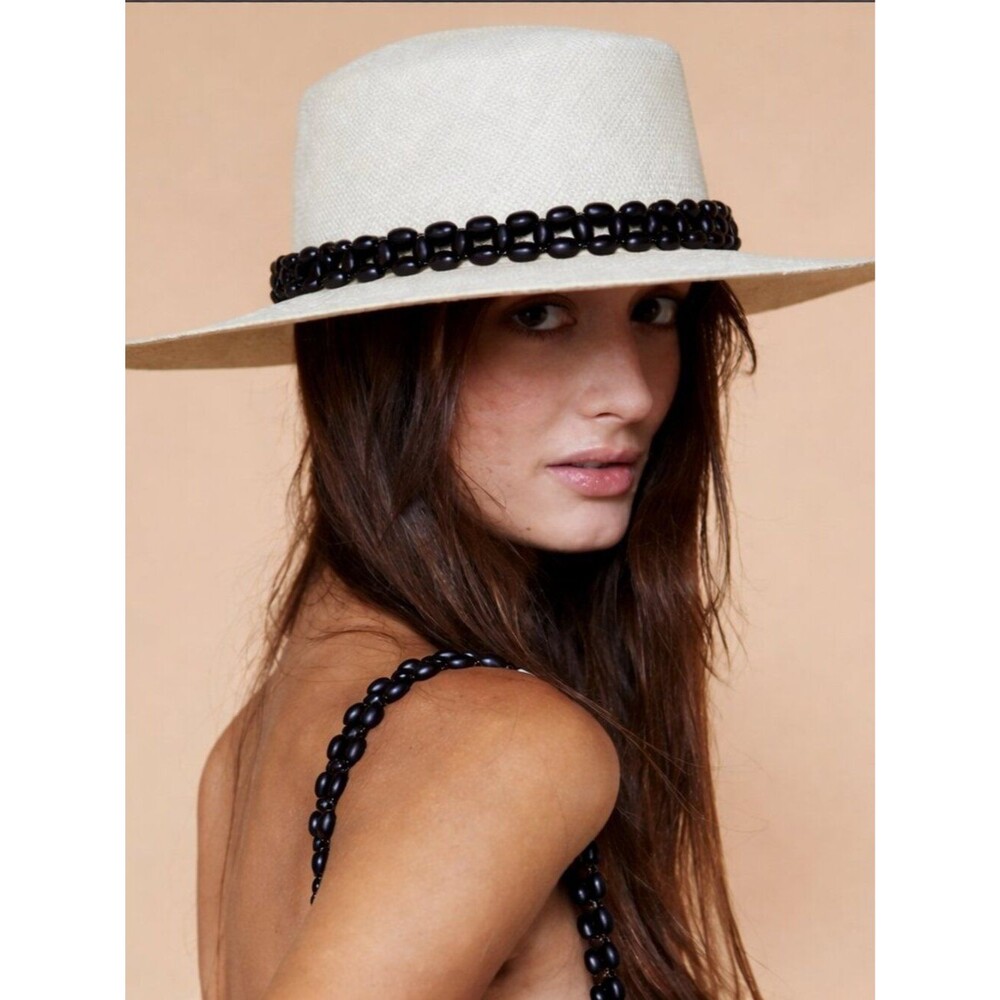 ARTESANO Tulipan Hat in Natural S NWOT
